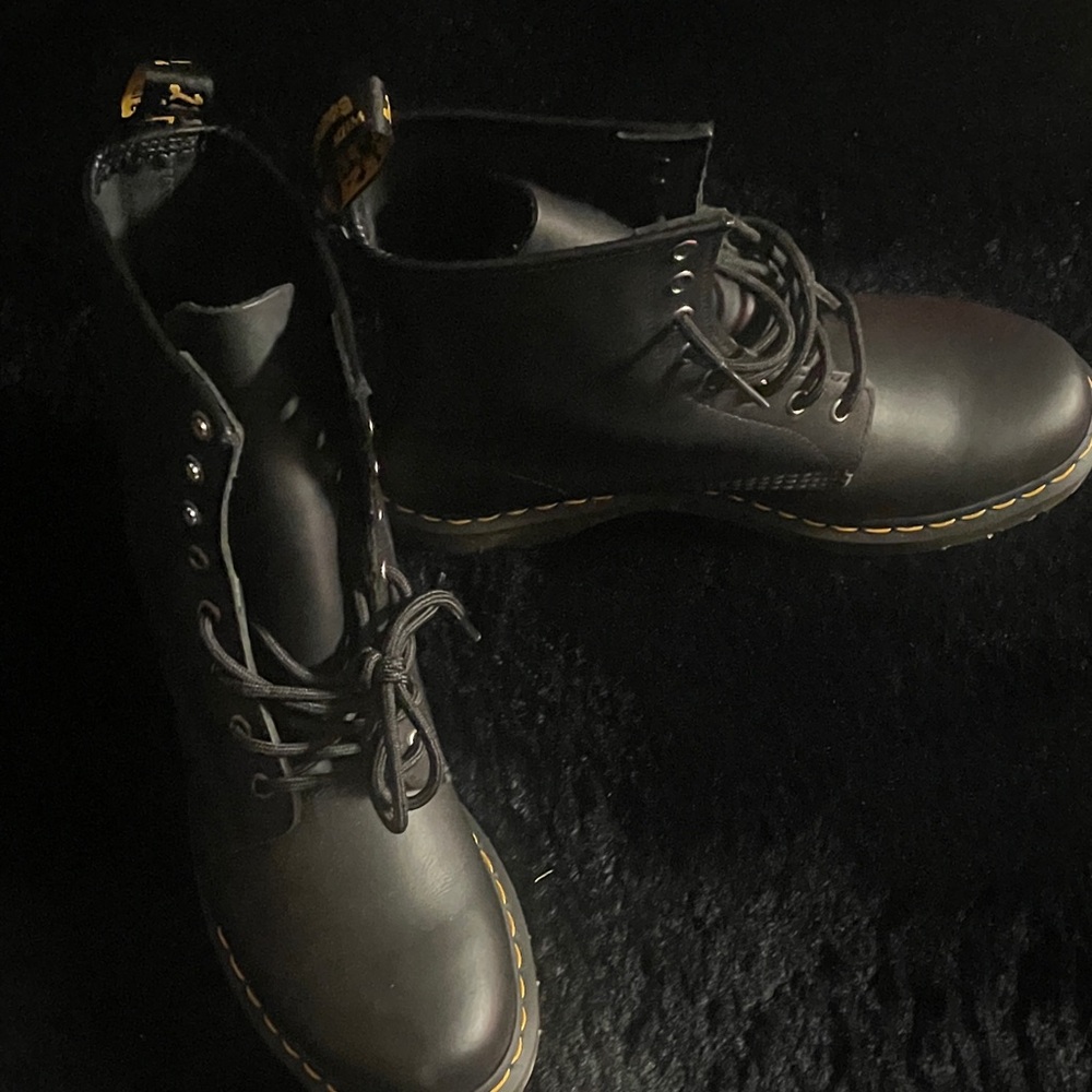 Dr. Martens Black Leather 8-Eye Lace-Up Boots Brand New